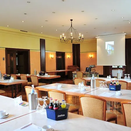 Hahnenkamp Hotel 3*